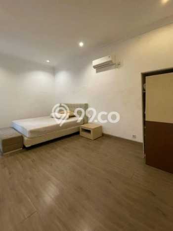 Rumah Nyaman di Sektor 9-Bintaro, Tangerang Selatan, Luas 285m2m² LB 350m2m² Rumah Nyaman di Sektor 9-Bintaro, Tangerang Selatan, Luas 285m2m² LB 350m2m²