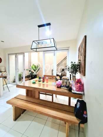 Dijual Rumah Mewah Elegan Dengan View Cantik di Sektor 2 - Bintaro, Jakarta Selatan Dijual Rumah Mewah Elegan Dengan View Cantik di Sektor 2 - Bintaro, Jakarta Selatan