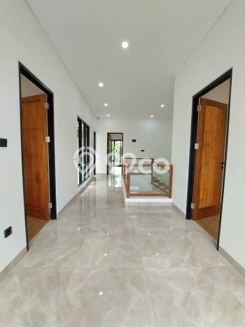 Dijual Rumah Premium dengan Fasilitas Sekitar Komplit di BSD, Tangerang Selatan Dijual Rumah Premium dengan Fasilitas Sekitar Komplit di BSD, Tangerang Selatan