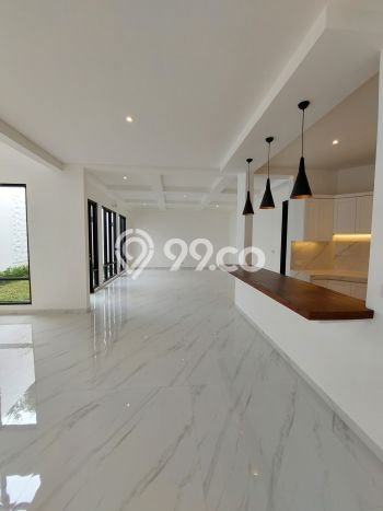 Rumah Bagus di BSD, Tangerang, Luas 240m² Bangunan 306m² HARGA MENARIK! Rumah Bagus di BSD, Tangerang, Luas 240m² Bangunan 306m² HARGA MENARIK!
