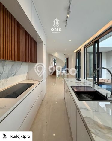 For Sale! Luxury House LT 161m2 Desain Modern di Kemang For Sale! Luxury House LT 161m2 Desain Modern di Kemang
