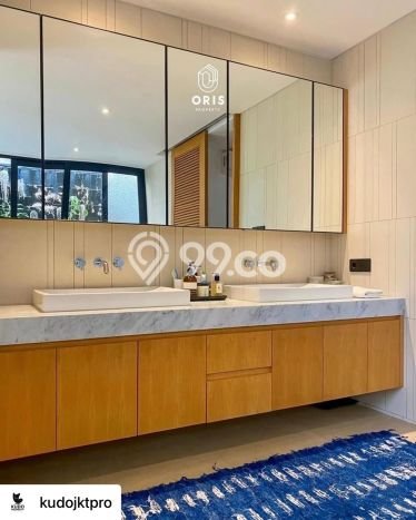 Rumah Mewah LB 489m2 Siap Huni Desain Elegan di Cinere, Jakarta Selatan Rumah Mewah LB 489m2 Siap Huni Desain Elegan di Cinere, Jakarta Selatan