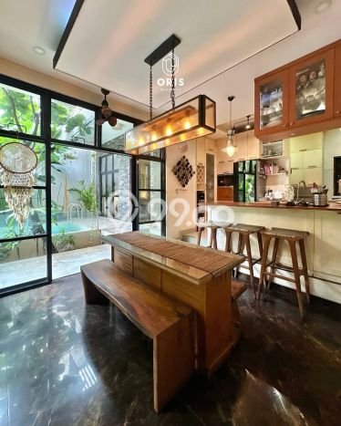 Rumah Elit LB 500m2 Siap Pakai Desain Elegan di Pejaten, Jakarta Selatan Rumah Elit LB 500m2 Siap Pakai Desain Elegan di Pejaten, Jakarta Selatan