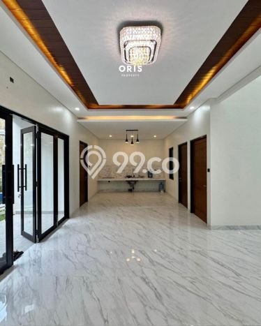 Hunian Mewah Siap Huni LT 307m2 di Kebayoran Baru, Jakarta Selatan Hunian Mewah Siap Huni LT 307m2 di Kebayoran Baru, Jakarta Selatan