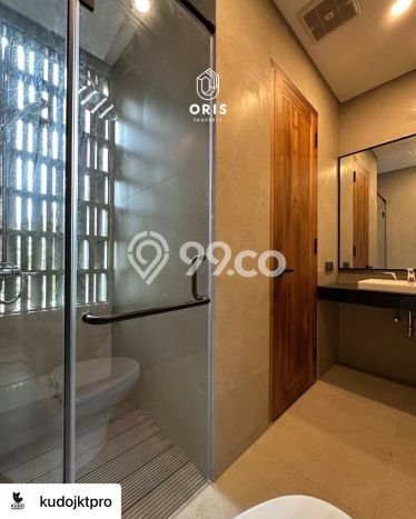 Ready to Use! Premium House LT 120m2 Desain Modern di Pondok Indah Ready to Use! Premium House LT 120m2 Desain Modern di Pondok Indah