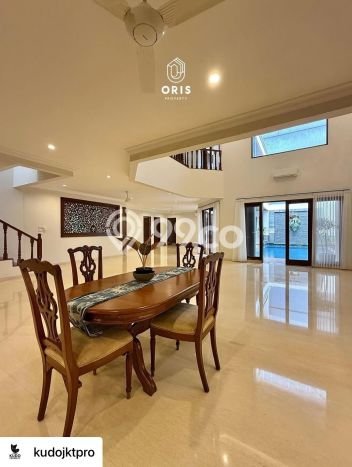 Hunian Elit LB 500m2 Siap Huni Desain Elegan di Lebak Bulus, Jakarta Selatan Hunian Elit LB 500m2 Siap Huni Desain Elegan di Lebak Bulus, Jakarta Selatan
