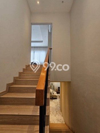 Ready to Use! Luxury House LT 165m2 Desain Elegan di Cipete Ready to Use! Luxury House LT 165m2 Desain Elegan di Cipete