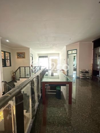 Siap Huni Hunian Elit 6 Kamar di Cinere Dekat ke Mana Saja Siap Huni Hunian Elit 6 Kamar di Cinere Dekat ke Mana Saja
