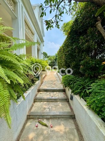 For Sale! Premium House LT 510m2 Desain Elegan di Cipete For Sale! Premium House LT 510m2 Desain Elegan di Cipete