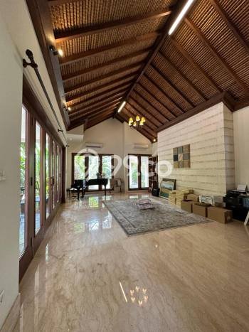 Siap Huni Rumah Mewah 5 Kamar di Cilandak Dekat ke Mana Pun Siap Huni Rumah Mewah 5 Kamar di Cilandak Dekat ke Mana Pun