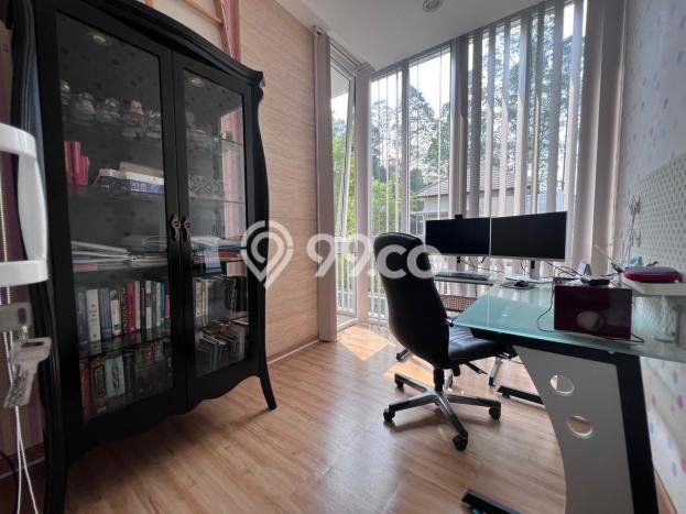Rumah Elit Modern Tanpa Renovasi di Lebak Bulus Jakarta Selatan Rumah Elit Modern Tanpa Renovasi di Lebak Bulus Jakarta Selatan