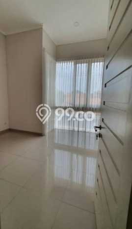 For Sale Rumah 4 Kamar Lokasi Strategis Nyaman dan Strategis di Rungkut For Sale Rumah 4 Kamar Lokasi Strategis Nyaman dan Strategis di Rungkut