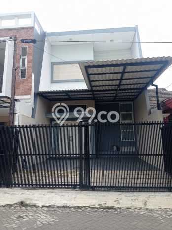 Rumah Strategis area Waru, Akses ke Waru, Sidoarjo, Sidoarjo - 3 KT Rumah Strategis area Waru, Akses ke Waru, Sidoarjo, Sidoarjo - 3 KT