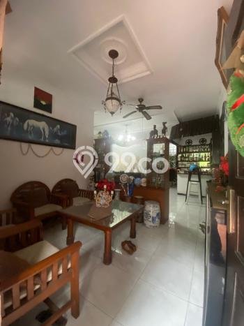 SPECIAL OFFER! Rumah Nyaman di Kutisari, LT 240m² Bangunan 250m² SPECIAL OFFER! Rumah Nyaman di Kutisari, LT 240m² Bangunan 250m²