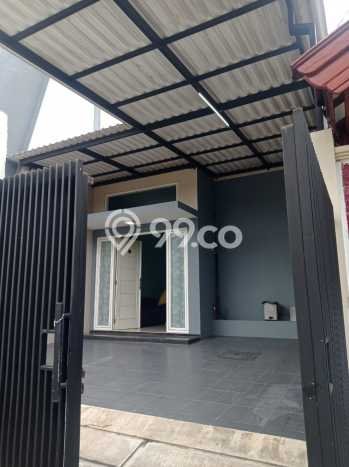 Rumah Strategis area Waru, Akses ke Waru, Sidoarjo, Sidoarjo - 3 KT Rumah Strategis area Waru, Akses ke Waru, Sidoarjo, Sidoarjo - 3 KT