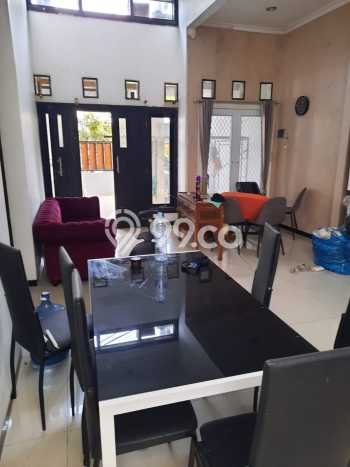 Dijual Rumah 4 Kamar Lokasi Strategis Bagus dan Strategis di Rungkut Dijual Rumah 4 Kamar Lokasi Strategis Bagus dan Strategis di Rungkut