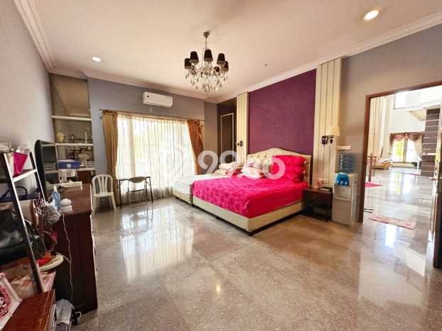 Rumah Elit LB 500m2 Siap Pakai Desain Elegan di Surabaya Kota, Surabaya Rumah Elit LB 500m2 Siap Pakai Desain Elegan di Surabaya Kota, Surabaya
