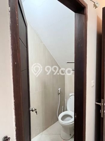 For Sale Hunian Rumah Terawat 3 Kamar di Rawamangun, Jakarta Timur For Sale Hunian Rumah Terawat 3 Kamar di Rawamangun, Jakarta Timur