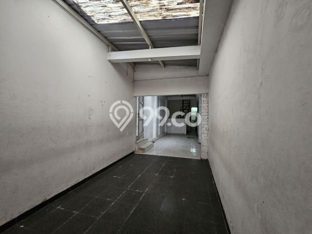 Gudang disewakan di Regol Bandung dengan luas bangunan 450m2 Gudang disewakan di Regol Bandung dengan luas bangunan 450m2