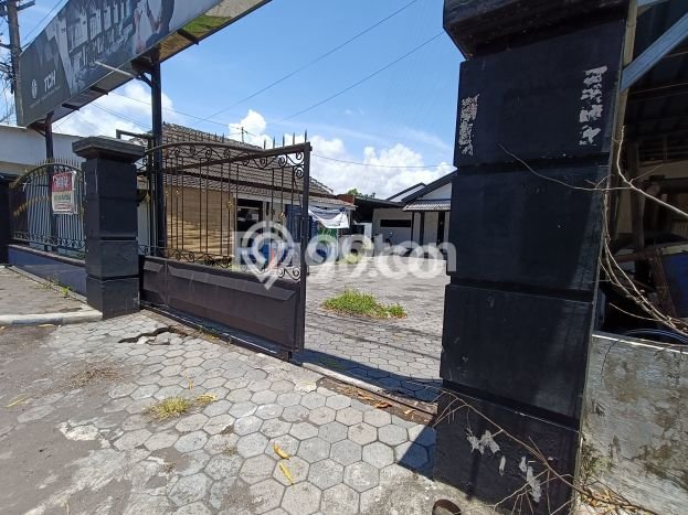 Rumah Elit Modern Tanpa Renovasi di Sumbersoko Lumajang Rumah Elit Modern Tanpa Renovasi di Sumbersoko Lumajang
