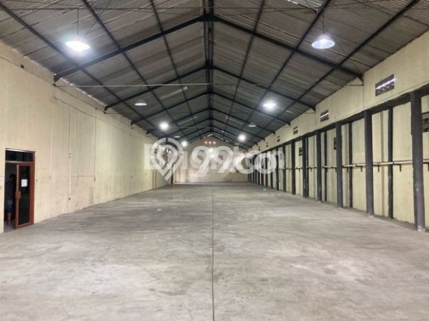 Unit Gudang Disewa Lokasi Gatak, Sukoharjo Spesifikasi Luas Bangunan 850m2 Unit Gudang Disewa Lokasi Gatak, Sukoharjo Spesifikasi Luas Bangunan 850m2