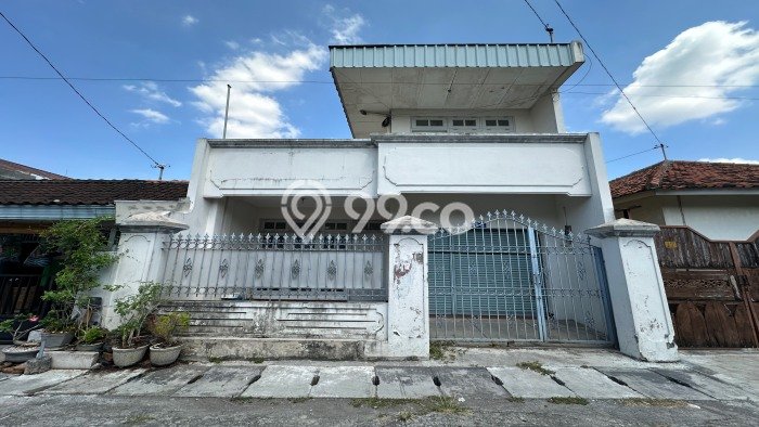For Sale Rumah 3 Kamar Lokasi Ideal Bagus dan Strategis di Serengan For Sale Rumah 3 Kamar Lokasi Ideal Bagus dan Strategis di Serengan