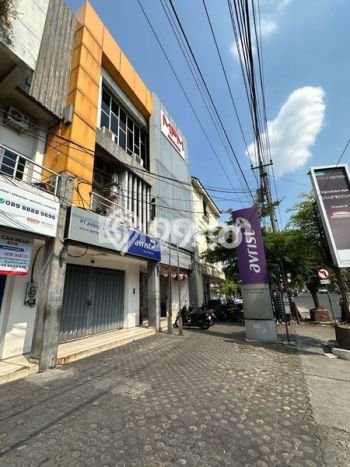 Ruko disewakan di Serengan Solo dengan luas bangunan 210m2 Ruko disewakan di Serengan Solo dengan luas bangunan 210m2
