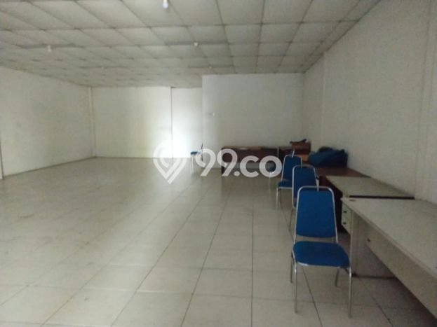 Area Ramai! Gudang Dijual di Jaten untuk Bisnis Luas Bangunan 4000m2 Area Ramai! Gudang Dijual di Jaten untuk Bisnis Luas Bangunan 4000m2