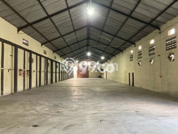 Unit Gudang Disewa Lokasi Gatak, Sukoharjo Spesifikasi Luas Bangunan 850m2 Unit Gudang Disewa Lokasi Gatak, Sukoharjo Spesifikasi Luas Bangunan 850m2