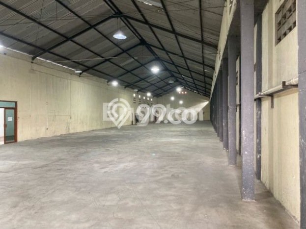 Unit Gudang Disewa Lokasi Gatak, Sukoharjo Spesifikasi Luas Bangunan 850m2 Unit Gudang Disewa Lokasi Gatak, Sukoharjo Spesifikasi Luas Bangunan 850m2