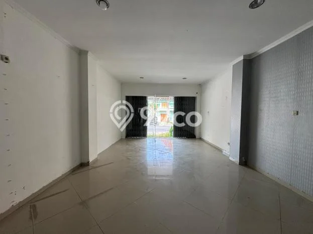 Ruko Dijual Lokasi Emas di Laweyan Luas 220m2 Ruko Dijual Lokasi Emas di Laweyan Luas 220m2