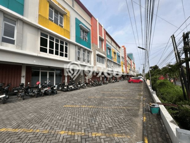Ruko Dijual di Prime Area Surakarta Luas 300m2 Ruko Dijual di Prime Area Surakarta Luas 300m2
