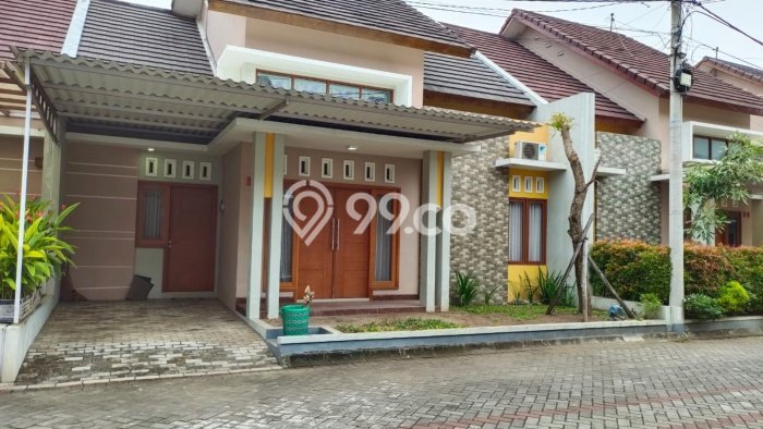 Rumah Luas Asri 3 KT Siap Pakai di Solo Baru Surakarta Rumah Luas Asri 3 KT Siap Pakai di Solo Baru Surakarta