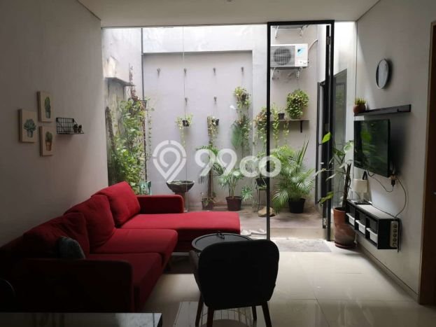 Hunian Impian Modern! Rumah 2 Lantai area Pakuwon City, Surabaya, Luas 91m² Bangunan 100m² Hunian Impian Modern! Rumah 2 Lantai area Pakuwon City, Surabaya, Luas 91m² Bangunan 100m²