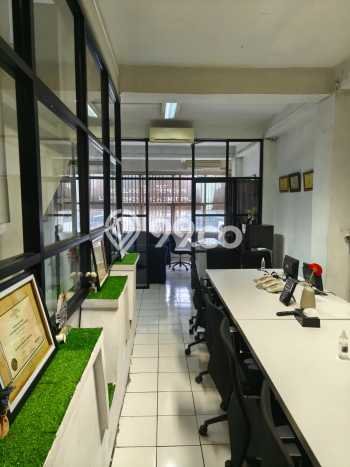Dijual Ruko di Kebayoran Baru Jakarta Selatan LT 72m2 / LB 272m2 Dijual Ruko di Kebayoran Baru Jakarta Selatan LT 72m2 / LB 272m2