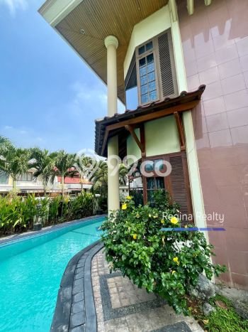 Jual Rumah Luas Elegan Dengan View Cantik di Pondok Indah, Jakarta Selatan Jual Rumah Luas Elegan Dengan View Cantik di Pondok Indah, Jakarta Selatan