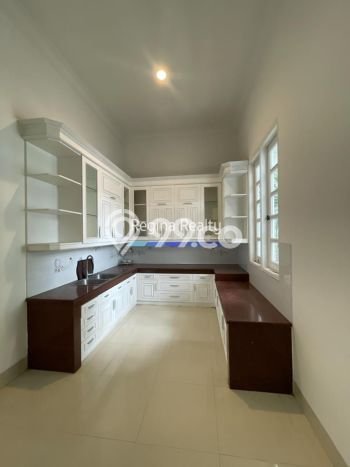 Hunian Elit LB 850m2 Siap Huni Desain Elegan di Pondok Indah, Jakarta Selatan Hunian Elit LB 850m2 Siap Huni Desain Elegan di Pondok Indah, Jakarta Selatan