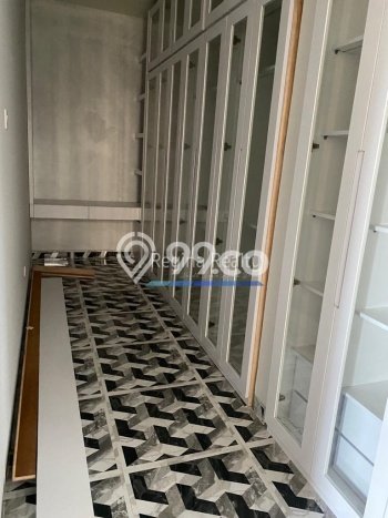 Hunian Modern Disewakan di Pondok Indah Jakarta Selatan 4 KT & 4 KM Hunian Modern Disewakan di Pondok Indah Jakarta Selatan 4 KT & 4 KM