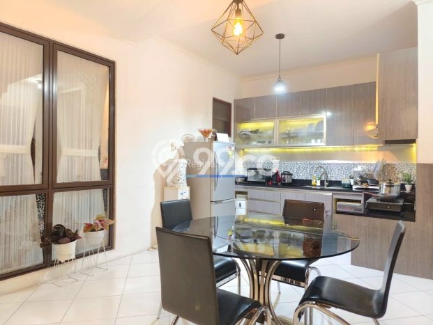 Ready to Use! Luxury House LT 162m2 Desain Elegan di BSD City Ready to Use! Luxury House LT 162m2 Desain Elegan di BSD City