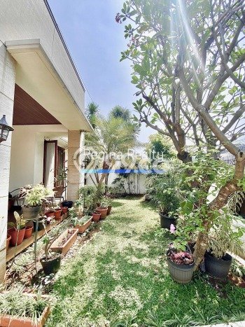 Siap Huni Rumah Mewah 5 Kamar di Cilandak Dekat ke Mana Pun Siap Huni Rumah Mewah 5 Kamar di Cilandak Dekat ke Mana Pun