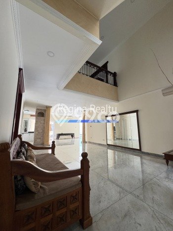 Rumah sewa siap pakai 5 Kamar Tidur di Pondok Indah, Jakarta Selatan Rumah sewa siap pakai 5 Kamar Tidur di Pondok Indah, Jakarta Selatan