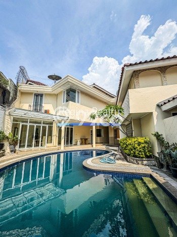 Rumah sewa siap pakai 5 Kamar Tidur di Pondok Indah, Jakarta Selatan Rumah sewa siap pakai 5 Kamar Tidur di Pondok Indah, Jakarta Selatan