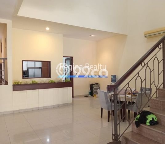 Disewakan! Rumah 5 Kamar Tidur &
4 Kamar Mandi di Pondok Indah, Jakarta Selatan Disewakan! Rumah 5 Kamar Tidur &
4 Kamar Mandi di Pondok Indah, Jakarta Selatan