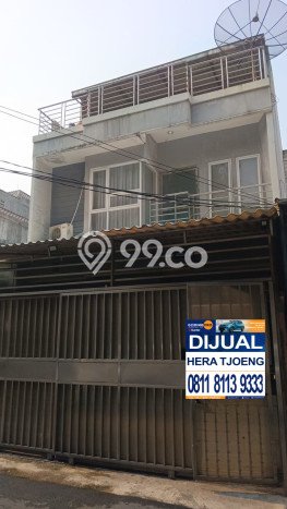 Rumah Elit Modern Tanpa Renovasi di Taman Ratu Jakarta Barat Rumah Elit Modern Tanpa Renovasi di Taman Ratu Jakarta Barat