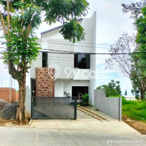 Ready to Use! Premium House LT 278m2 Desain Elegan di Setiabudi Ready to Use! Premium House LT 278m2 Desain Elegan di Setiabudi
