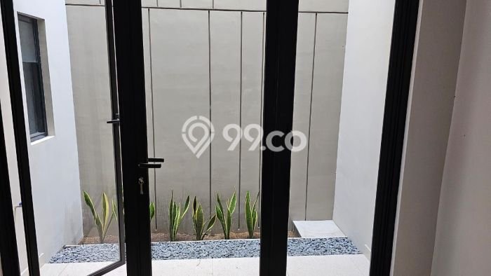 Rumah Modern Cantik 3 KT Bisa Langsung Pindah di Rungkut Rumah Modern Cantik 3 KT Bisa Langsung Pindah di Rungkut