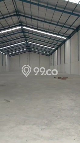 Disewakan Gudang komersial di Krian luas bangunan 2000m2 Disewakan Gudang komersial di Krian luas bangunan 2000m2