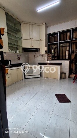 Dijual Rumah Premium dengan Fasilitas Sekitar Lengkap di Dukuh Pakis, Surabaya Dijual Rumah Premium dengan Fasilitas Sekitar Lengkap di Dukuh Pakis, Surabaya