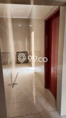 Lokasi terbaik! Rumah siap pakai disewakan di Wiyung LB 120m2 Lokasi terbaik! Rumah siap pakai disewakan di Wiyung LB 120m2