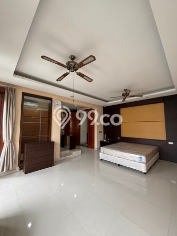 Rumah Elit LB 600m2 Siap Pakai Desain Elegan di Pondok Indah, Jakarta Selatan Rumah Elit LB 600m2 Siap Pakai Desain Elegan di Pondok Indah, Jakarta Selatan